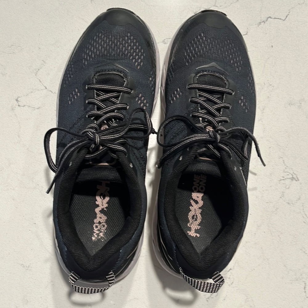 Womens Hoka Clifton athletic shoes Size 9.5